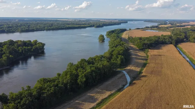 $299,000 | 110 East Co Road 150, Warsaw, IL 62379