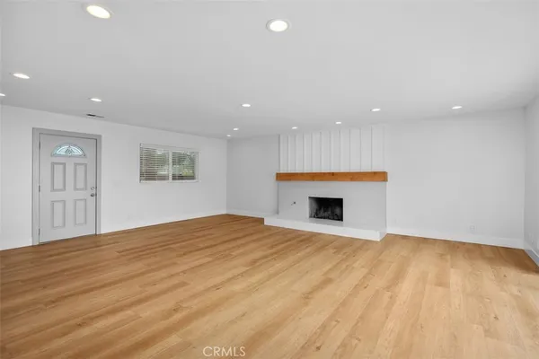 $6,950 | 246 West Escalones, San Clemente, CA 92672