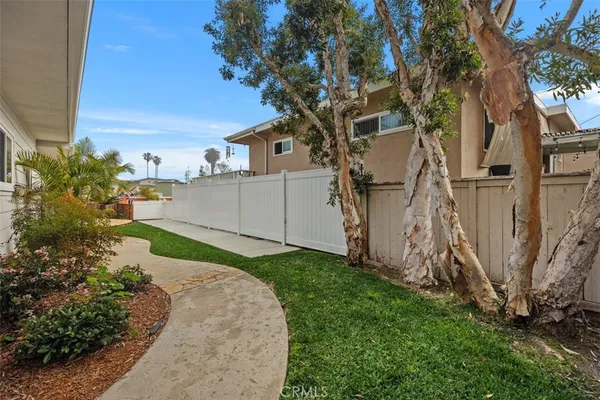 $6,950 | 246 West Escalones, San Clemente, CA 92672