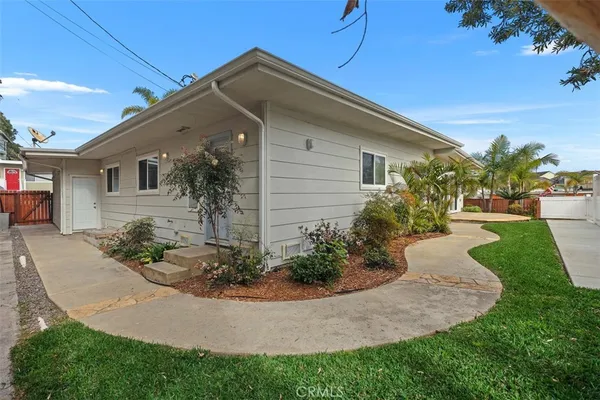 $6,950 | 246 West Escalones, San Clemente, CA 92672
