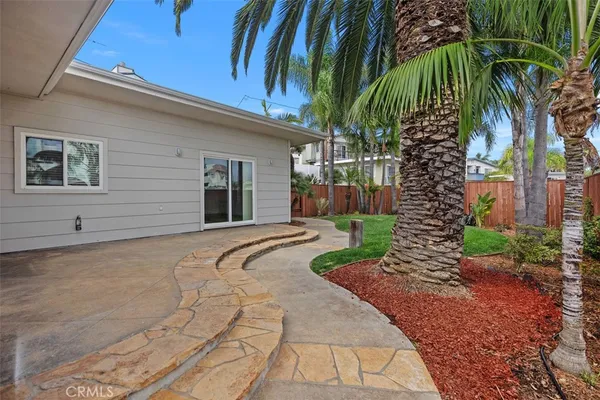 $6,950 | 246 West Escalones, San Clemente, CA 92672