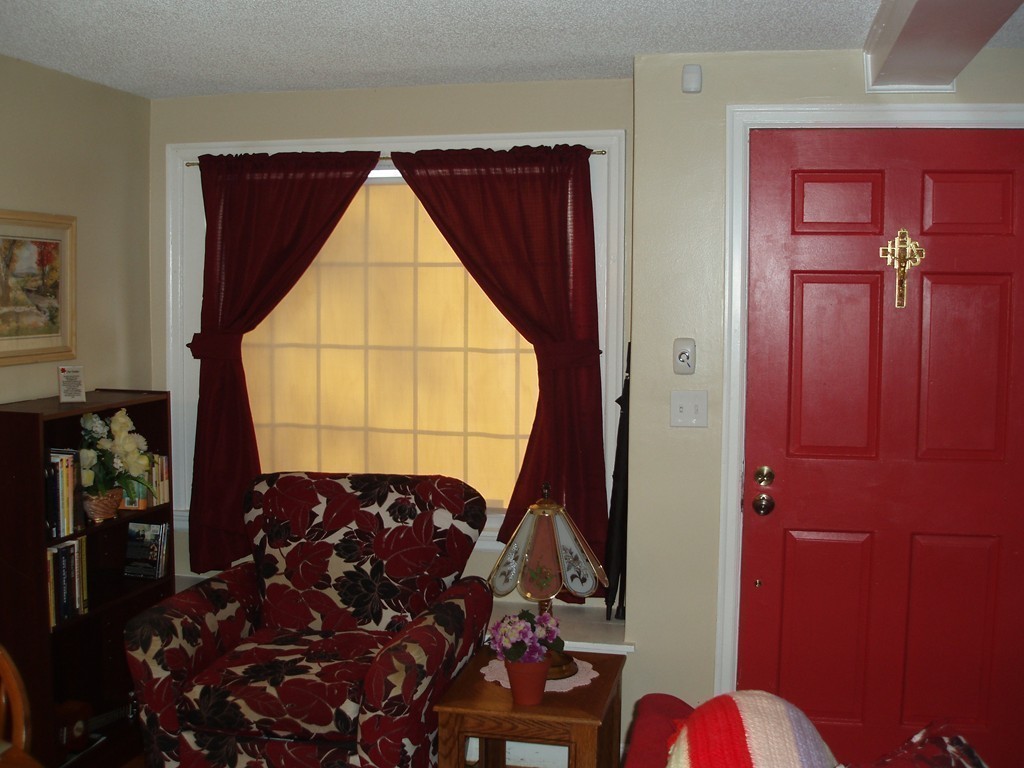 75 Dimmick Street Springfield, MA 01109 - Photo 8 of 16