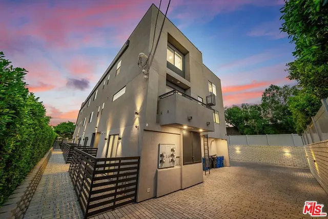 $5,495 | 4637 Laurel Canyon Boulevard, Valley Village, CA 91607