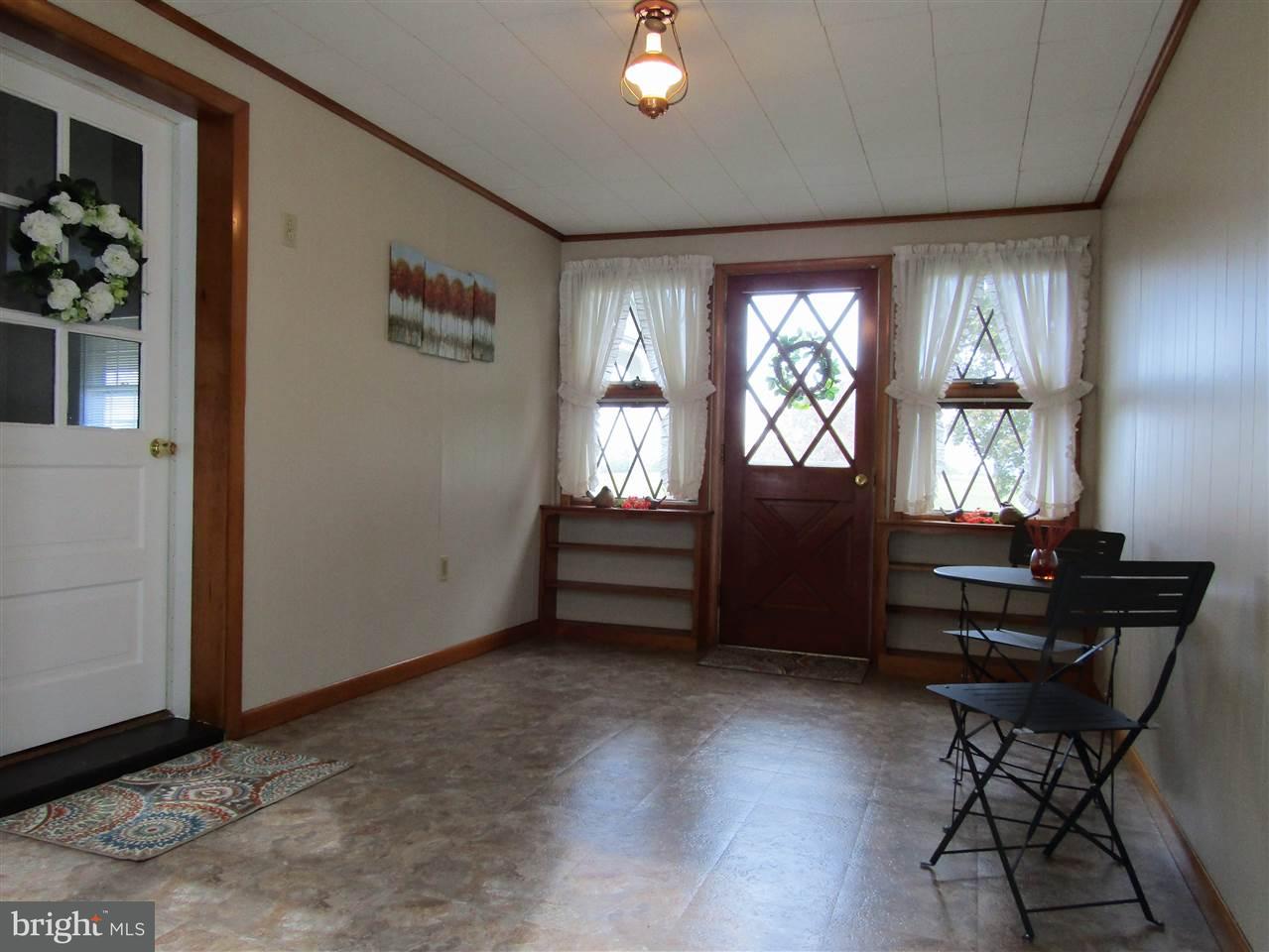 945 Racetrack Road Abbottstown, PA 17301 - Photo 5 of 26 Gallery Image 5
