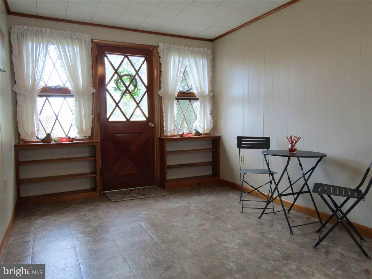 945 Racetrack Road Abbottstown, PA 17301 - Photo 6 of 26 Gallery Image 6