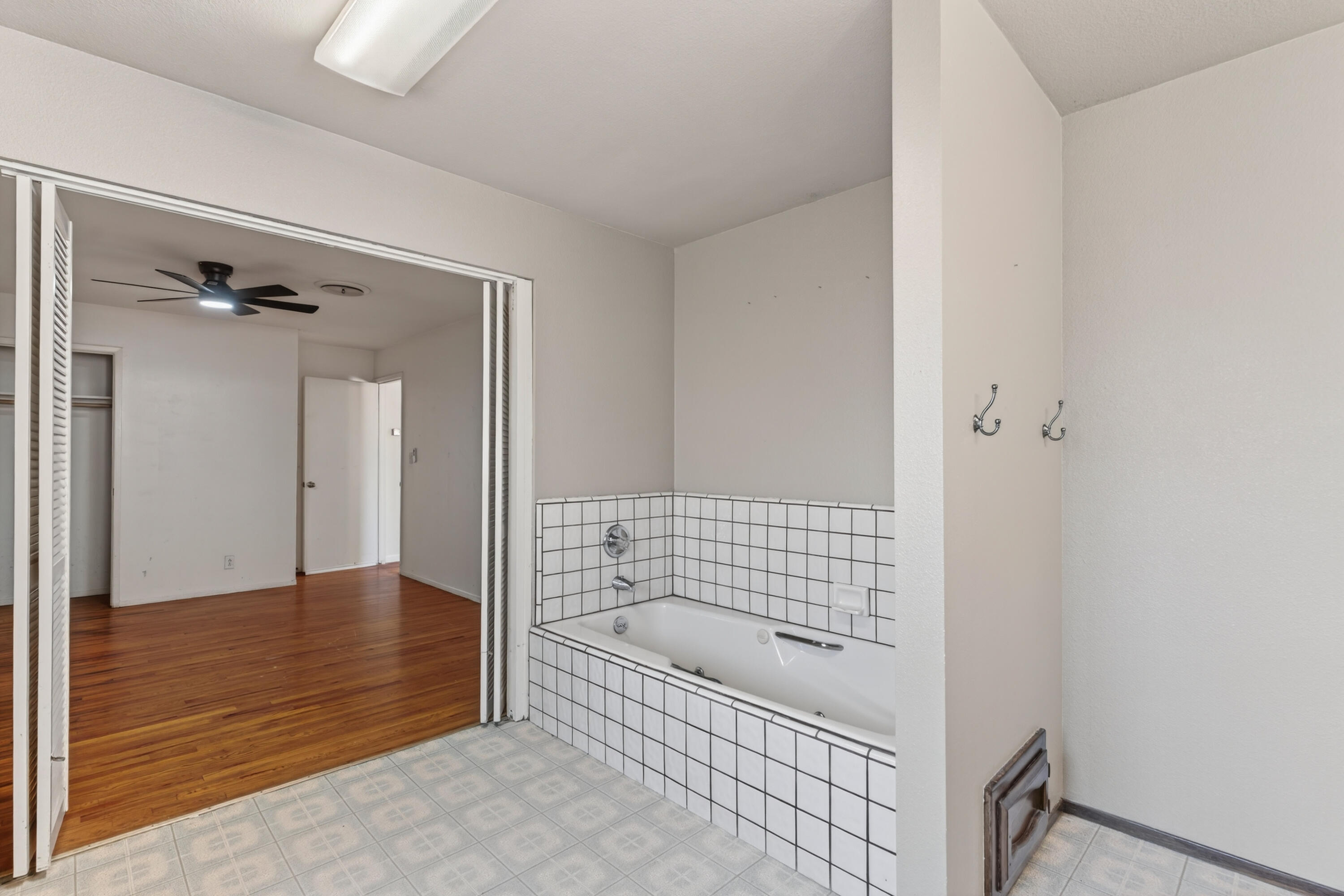 2068 Solar Way Redding, CA 96002 - Photo 20 of 36 a bathroom with a bathtub and shower