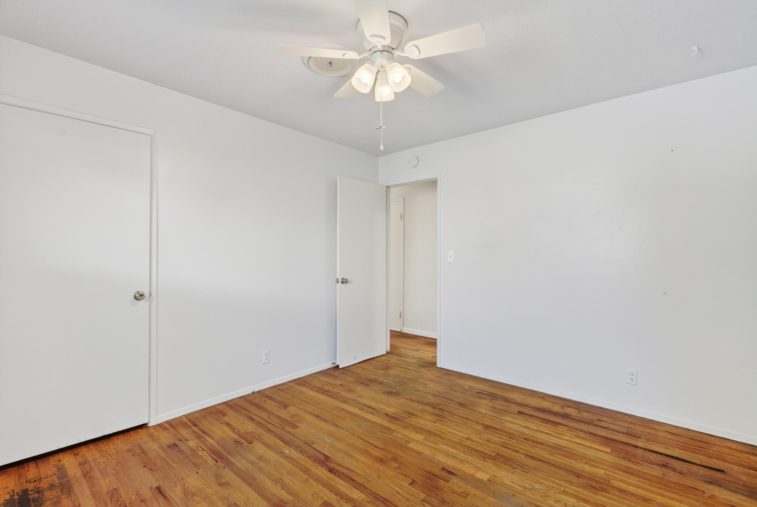 2068 Solar Way Redding, CA 96002 - Photo 22 of 36 a view of empty room with wooden floor