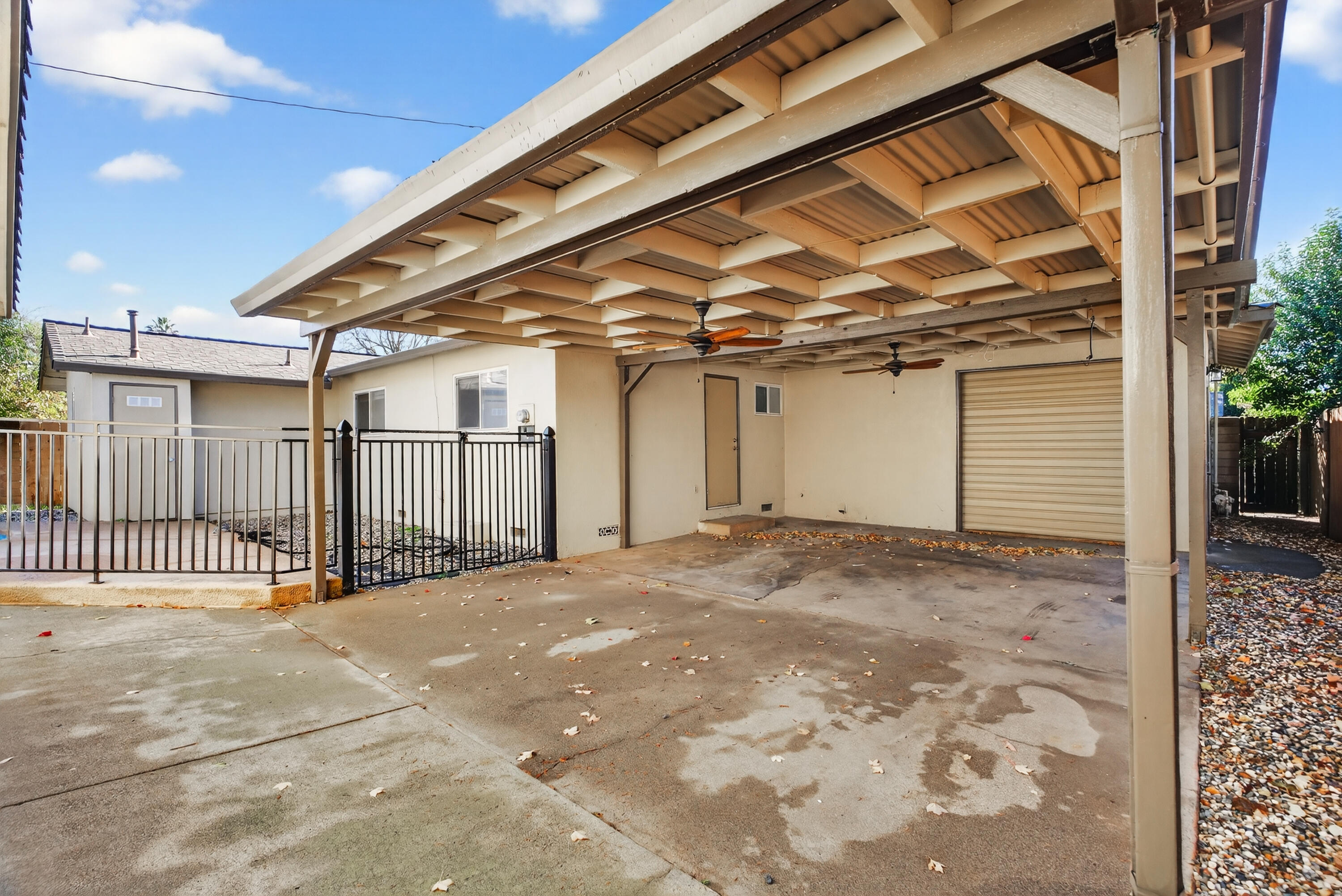 2068 Solar Way Redding, CA 96002 - Photo 30 of 36 a view of a garage