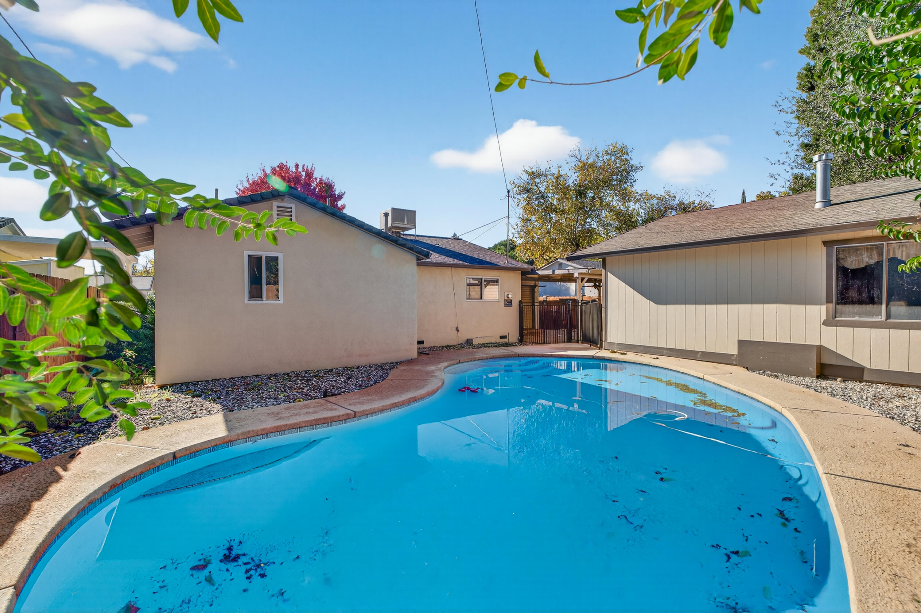 2068 Solar Way Redding, CA 96002 - Photo 35 of 36 a house view with a backyard space