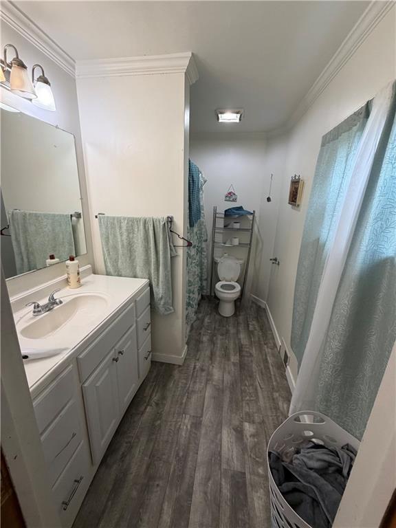662 High Street California, PA 15419 - Photo 16 of 27 Second floor bathroom