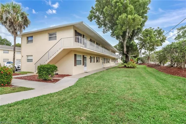 $1,600 | 3325 Airport Road North, Unit G5, Naples, FL 34105