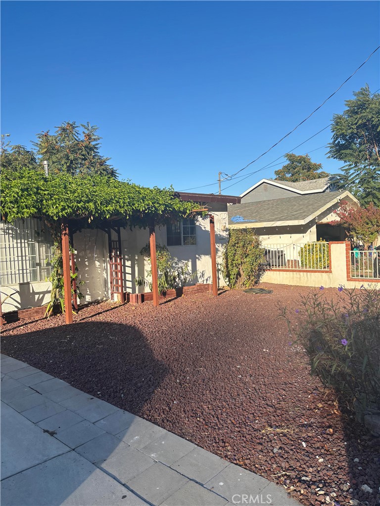 30627 Arlington Street Castaic, CA 91384 - Photo 2 of 12 frontyard