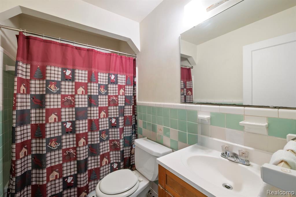7739 Rosedale Boulevard Allen Park, MI 48101 - Photo 15 of 28