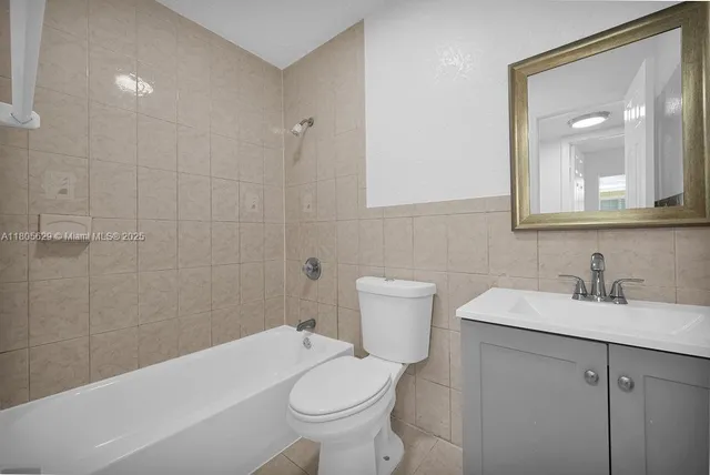 $2,025 | 552 Kathy Court, Margate, FL 33068