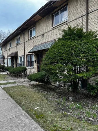 $65,000 | 1142 East 81st Street, Unit C, Chicago, IL 60619