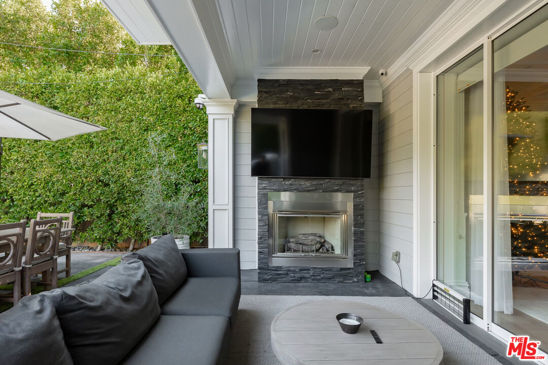 5000 Petit Avenue Encino, CA 91436 - Photo 24 of 27