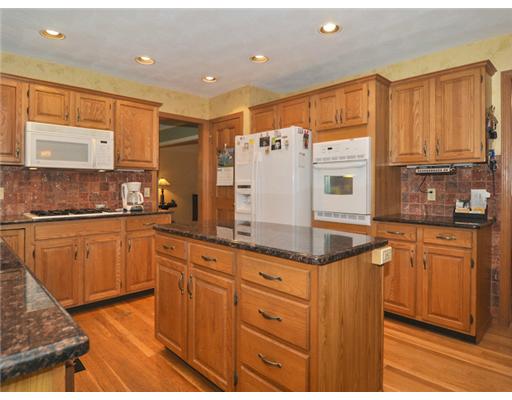 135 Rome Drive Cranston, RI 02921 - Photo 18 of 20 Kitchen.