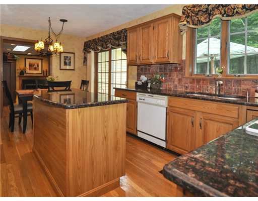 135 Rome Drive Cranston, RI 02921 - Photo 20 of 20 Kitchen.