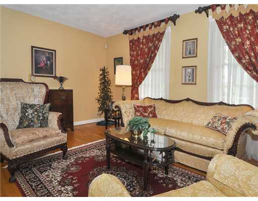 135 Rome Drive Cranston, RI 02921 - Photo 3 of 20 Living Room.