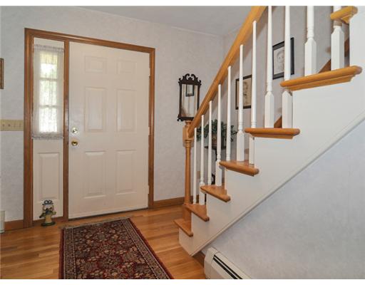 135 Rome Drive Cranston, RI 02921 - Photo 9 of 20 Entry.
