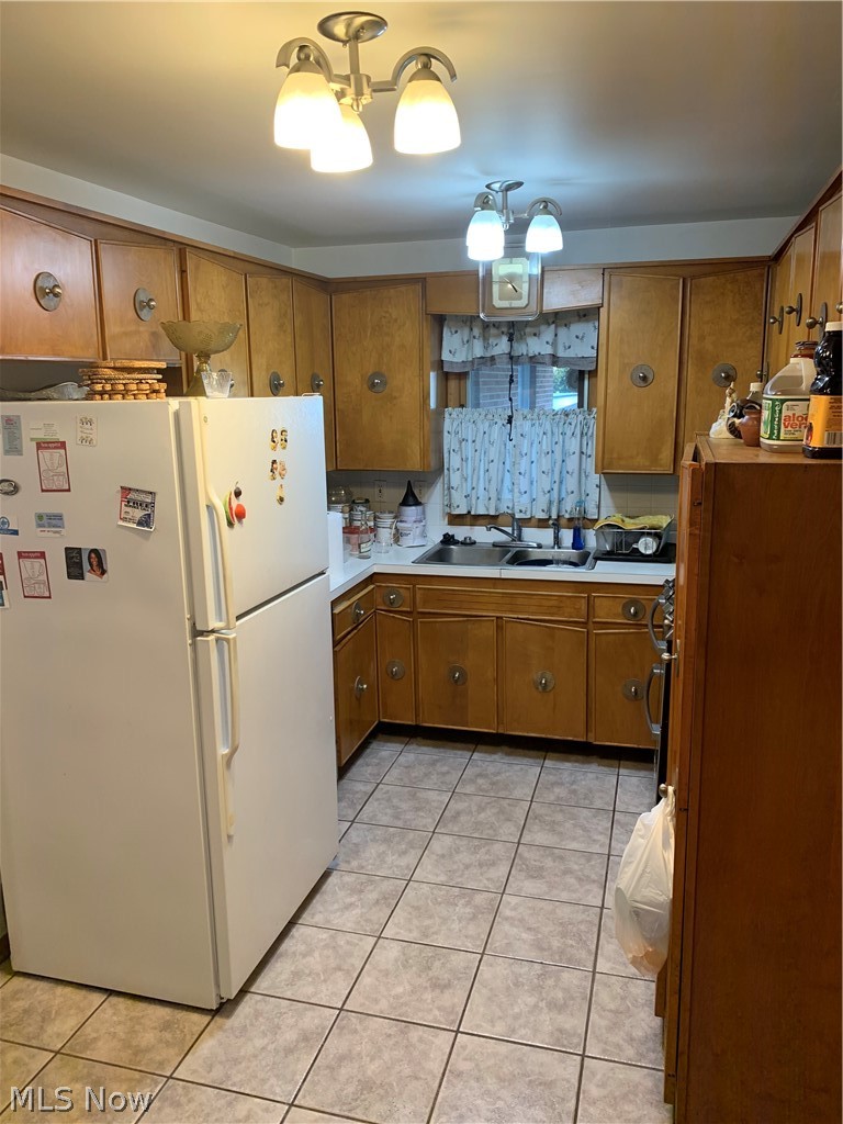 4635 Ammon Road Cleveland, OH 44143 - Photo 11 of 28