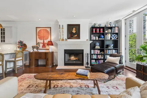$1,290,000 | 1418 North La Salle Drive, Unit 3, Chicago, IL 60610