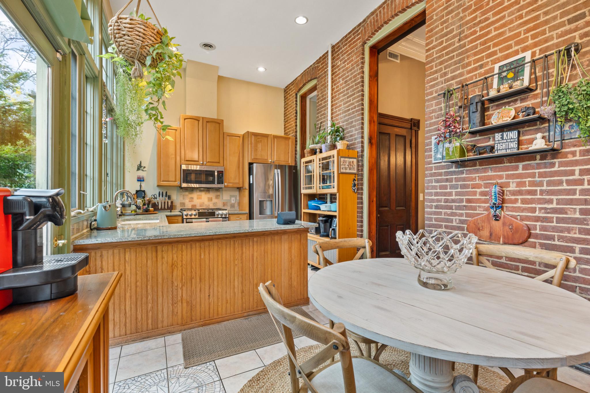 1612 Park Avenue Baltimore, MD 21217 - Photo 13 of 57