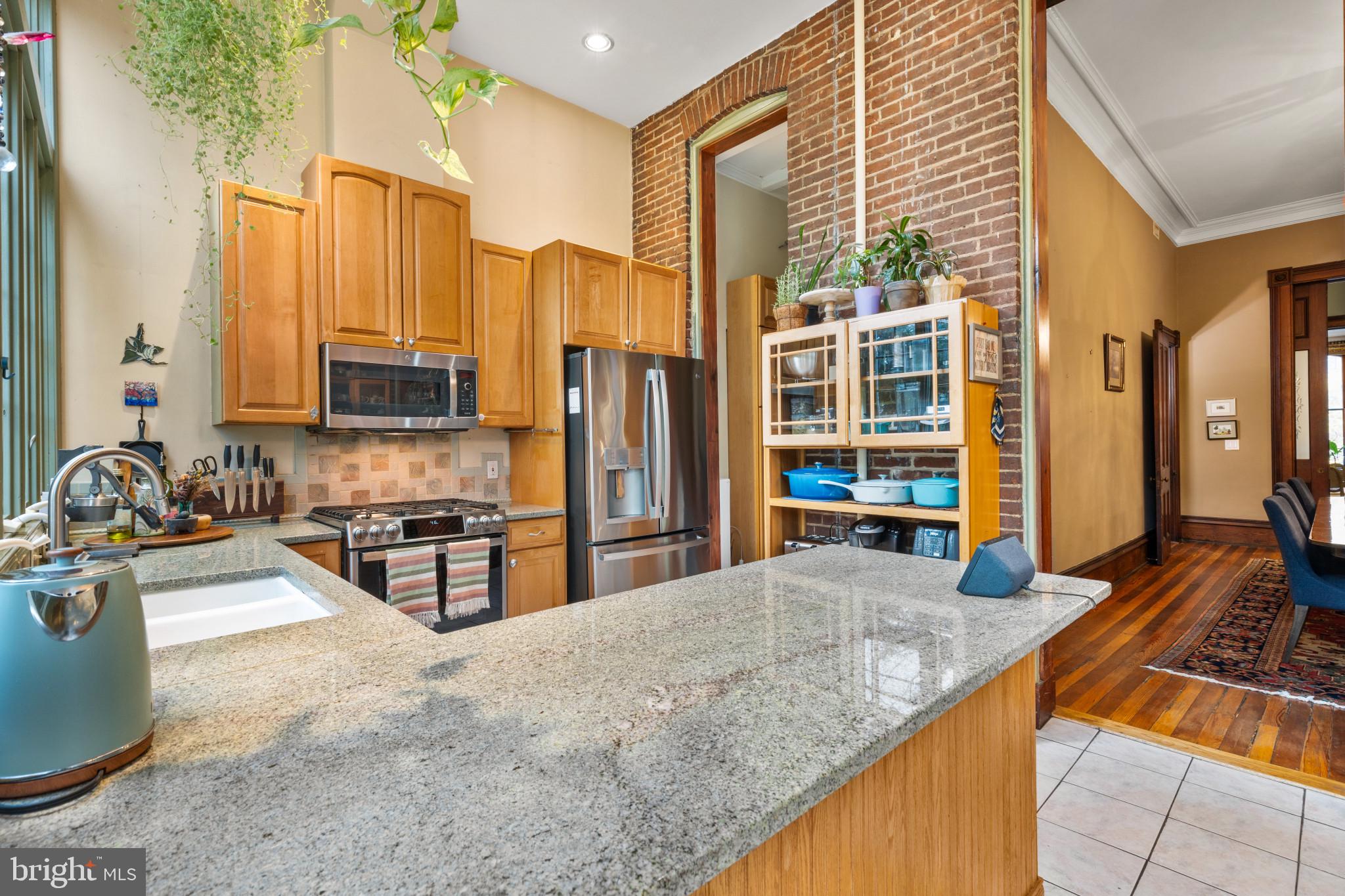 1612 Park Avenue Baltimore, MD 21217 - Photo 17 of 57