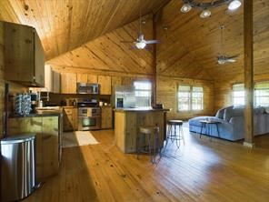 678 Old Phelps Road Huntsville, TX 77340 - Photo 7 of 35 Gallery Image 7