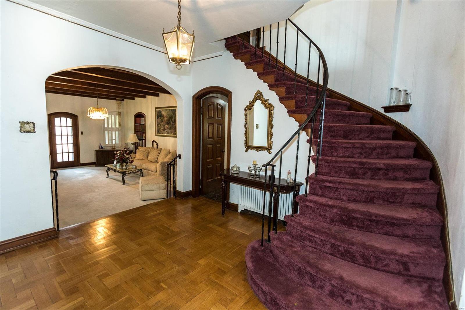 7309 Ravinia Drive St. Louis, MO 63121 - Photo 2 of 35 Gallery Image 2