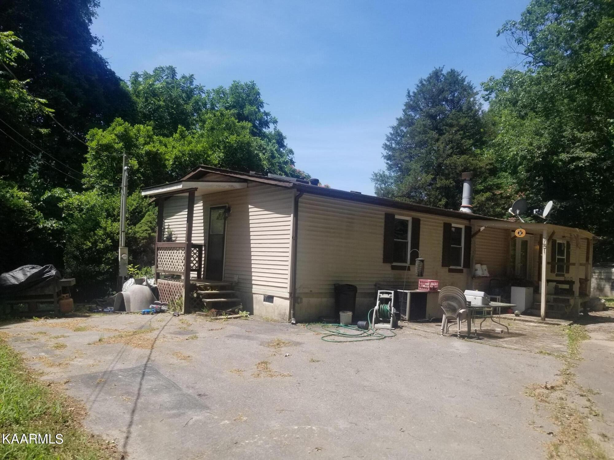751 Frost Bottom Road Oliver Springs, TN 37840 - Photo 2 of 16