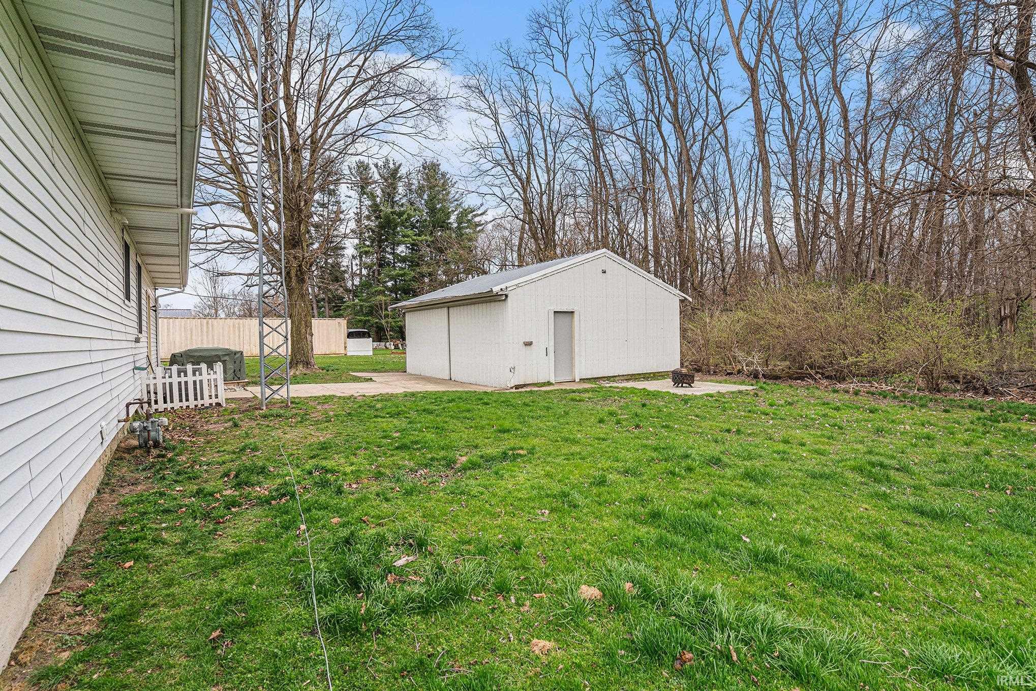 602 Wayne Street Howe, IN 46746 - Photo 5 of 17 Gallery Image 5