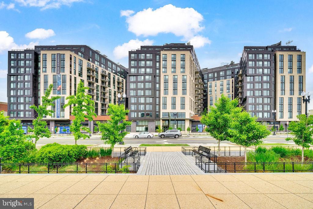 113 Potomac Avenue Southwest, Unit 1101 Washington, DC 20024 - Photo 2 of 50