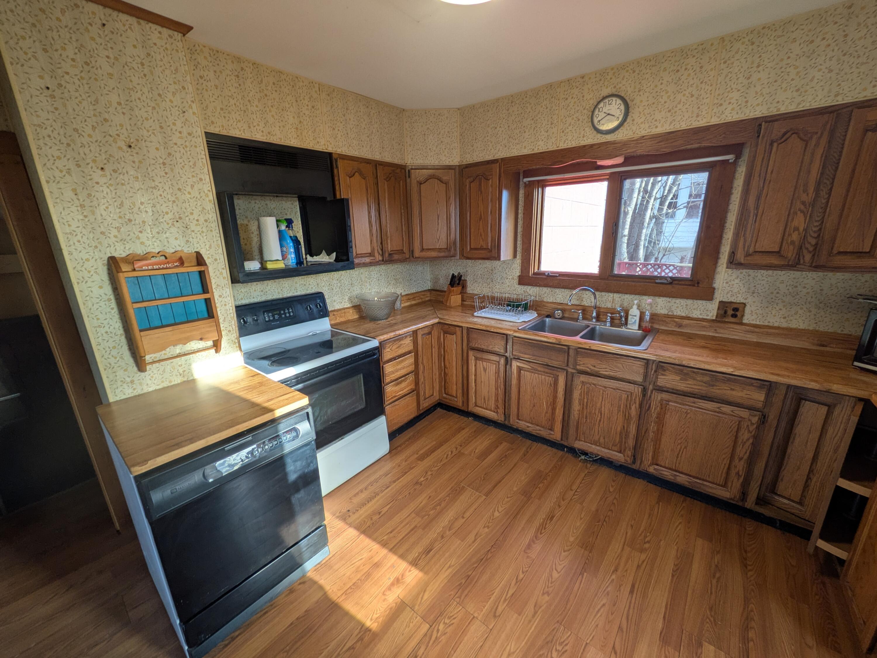 85 School Street Millinocket, ME 04462 - Photo 8 of 25 1000008181