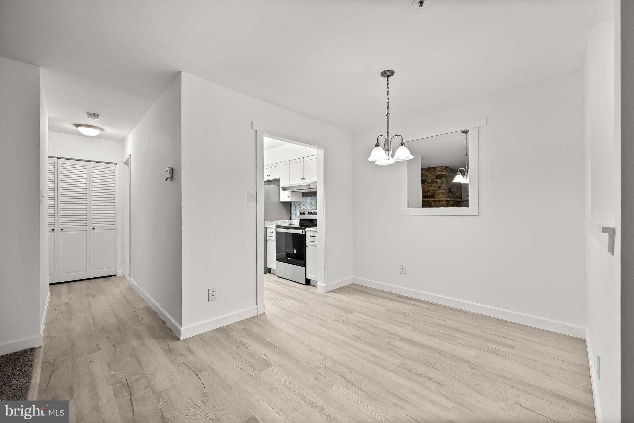 4904 Columbia Road, Unit 1 Columbia, MD 21044 - Photo 6 of 29 Dining room