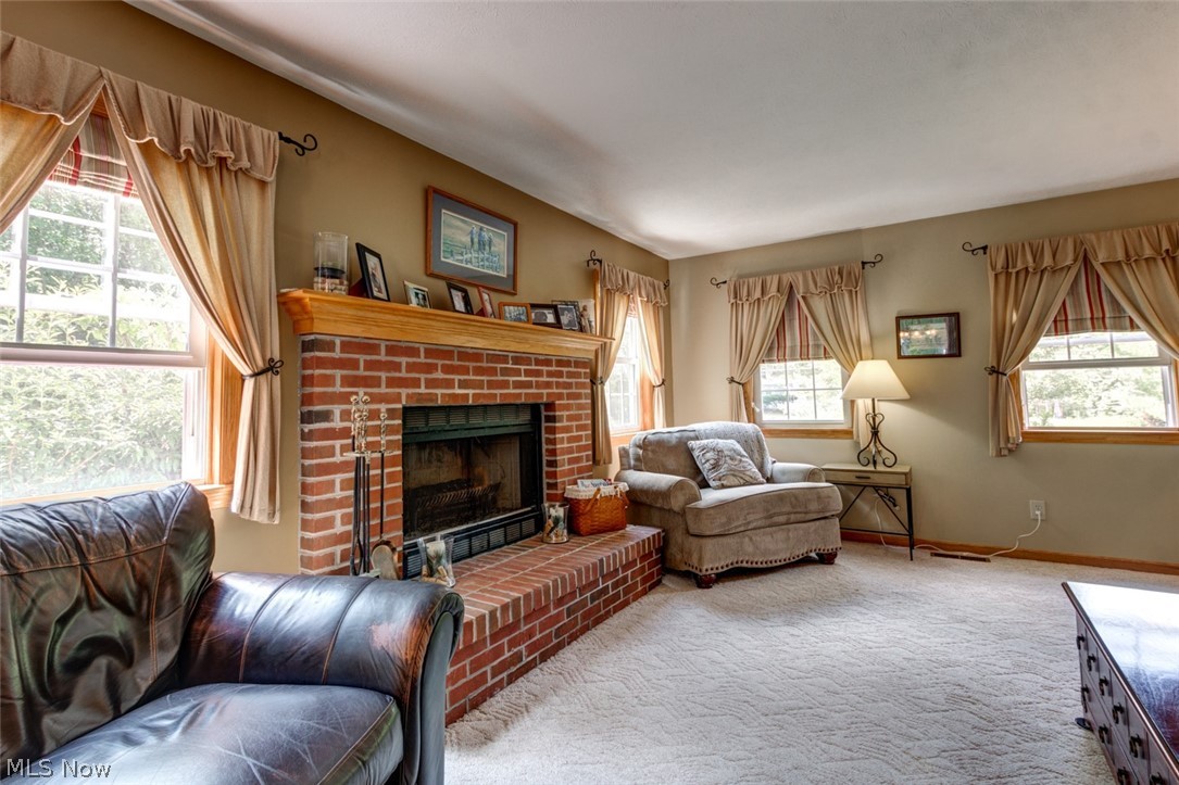 8821 Auburn Road Chardon, OH 44024 - Photo 5 of 35 Gallery Image 5