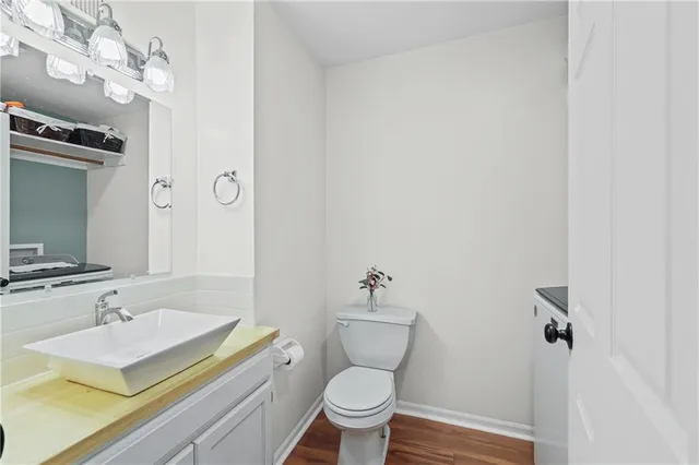 $262,000 | 627 Northeast Swann Circle, Lee's Summit, MO 64086