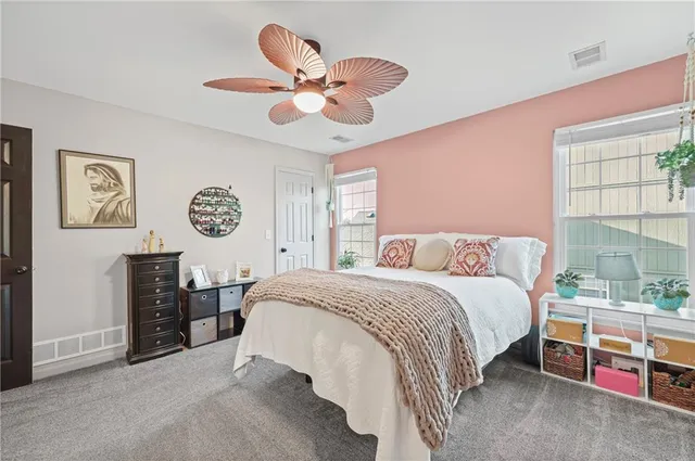 $262,000 | 627 Northeast Swann Circle, Lee's Summit, MO 64086