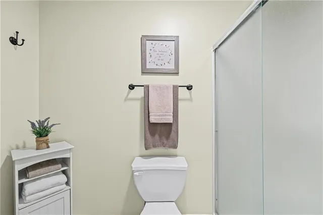 $262,000 | 627 Northeast Swann Circle, Lee's Summit, MO 64086