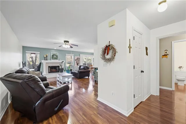 $262,000 | 627 Northeast Swann Circle, Lee's Summit, MO 64086