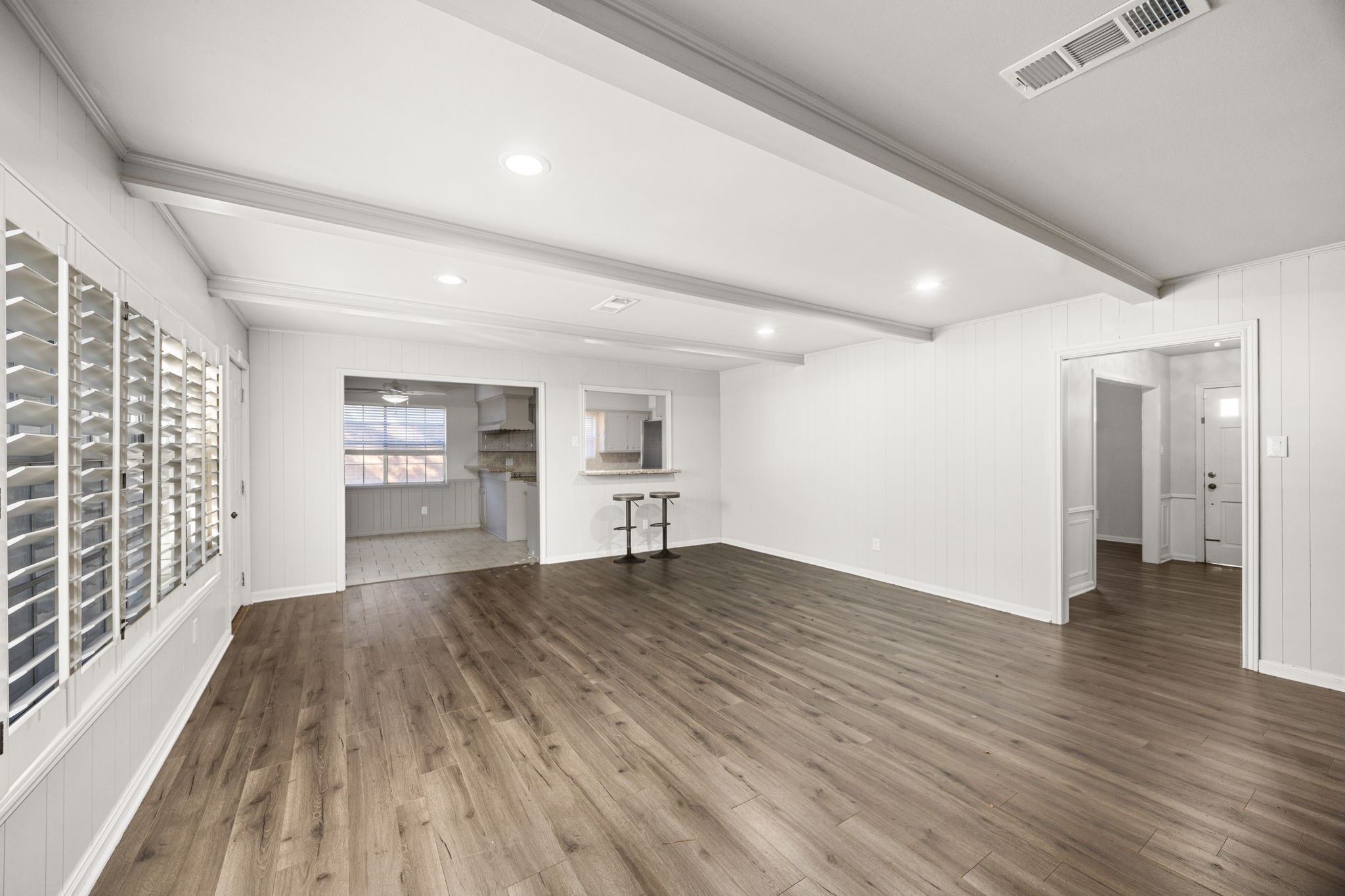 11223 Oak Spring Drive Houston, TX 77043 - Photo 16 of 32 Living room.