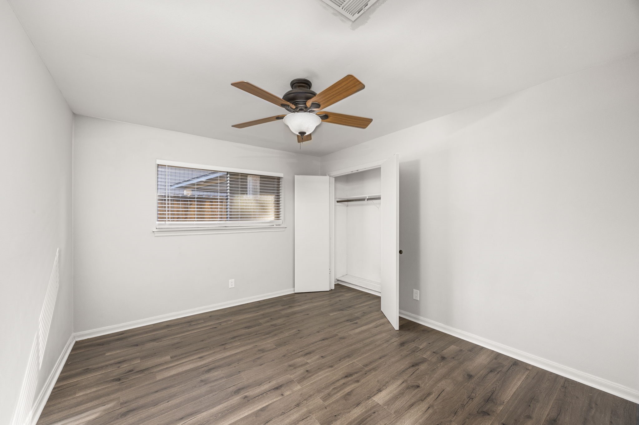 11223 Oak Spring Drive Houston, TX 77043 - Photo 23 of 32 Bedroom #4.