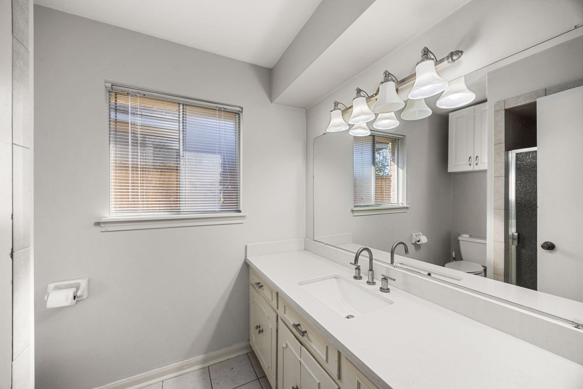 11223 Oak Spring Drive Houston, TX 77043 - Photo 26 of 32 Primary bath with shower.