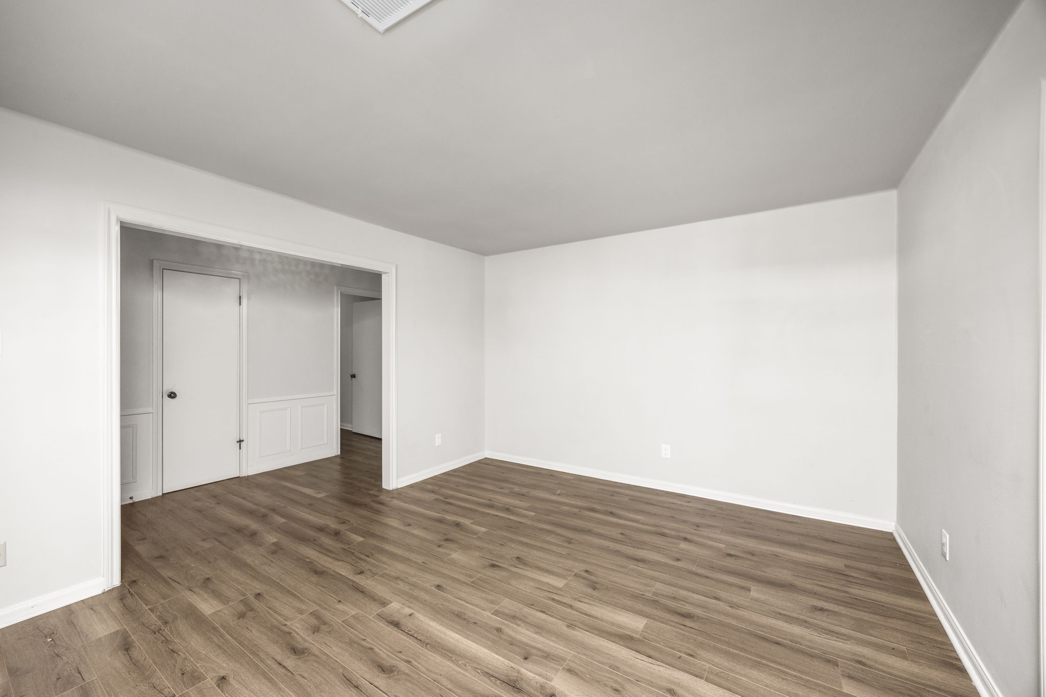 11223 Oak Spring Drive Houston, TX 77043 - Photo 7 of 32 Dining room.