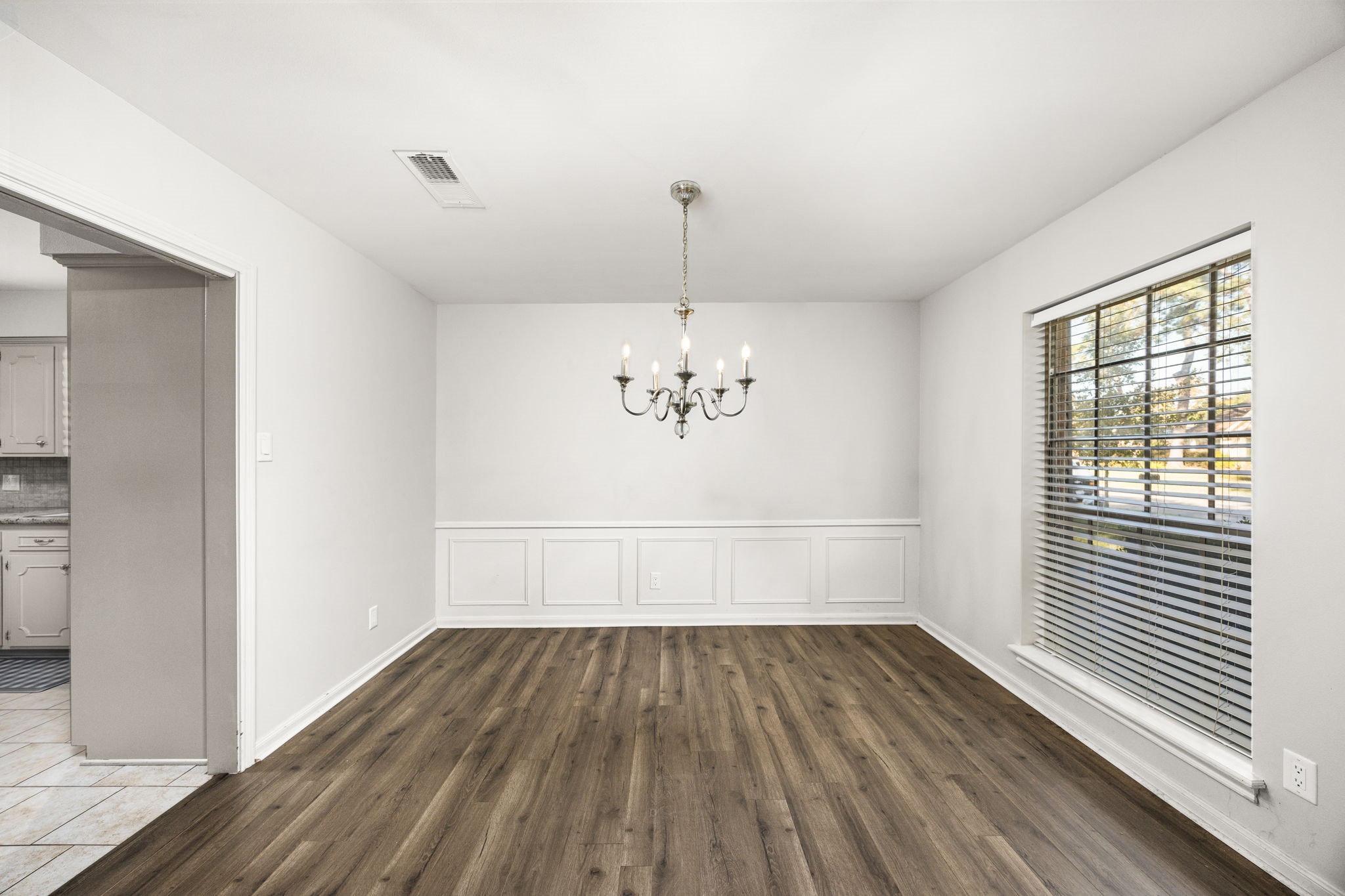 11223 Oak Spring Drive Houston, TX 77043 - Photo 8 of 32 Room can be used as an office, dining, or playroom.