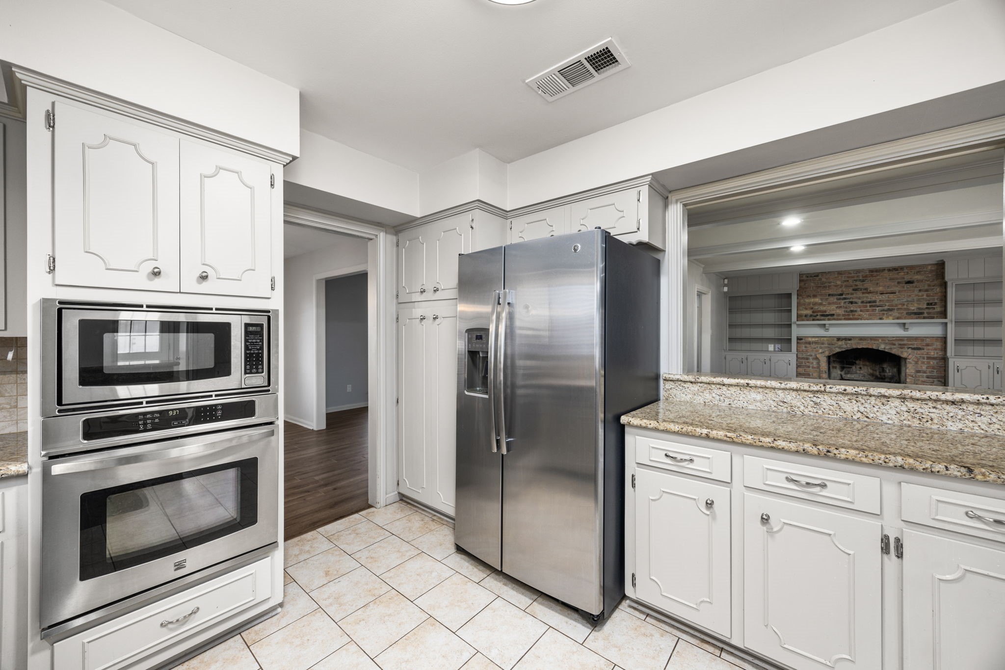 11223 Oak Spring Drive Houston, TX 77043 - Photo 10 of 32 Kitchen with double ovens. Refrigerator is included.