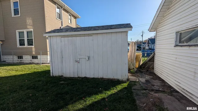 $71,000 | 2013 16th Street, Moline, IL 61265