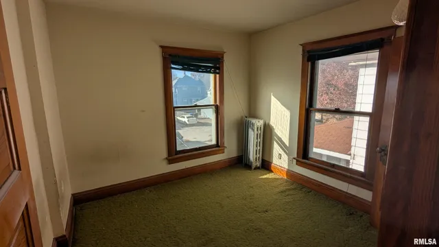 $71,000 | 2013 16th Street, Moline, IL 61265