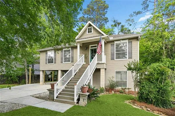 $349,000 | 717 Woodridge Boulevard, Mandeville, LA 70471