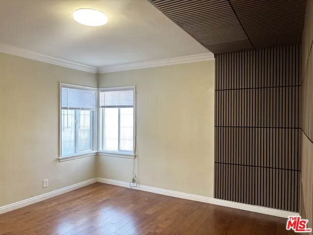 $2,575 | 149 South Gramercy Place, Los Angeles, CA 90004